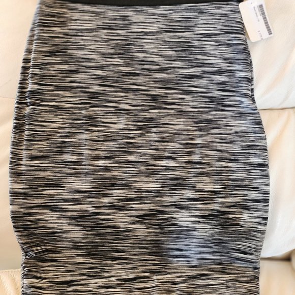 Skirt - Picture 2 of 3